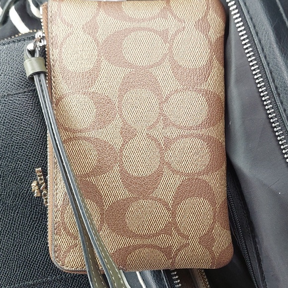 Coach Wrist Wallet - Picture 2 of 7